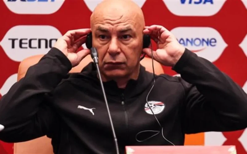 حسام حسن يتجاهل إعلامي مغربي بعد هزيمة مصر أمام السنغال